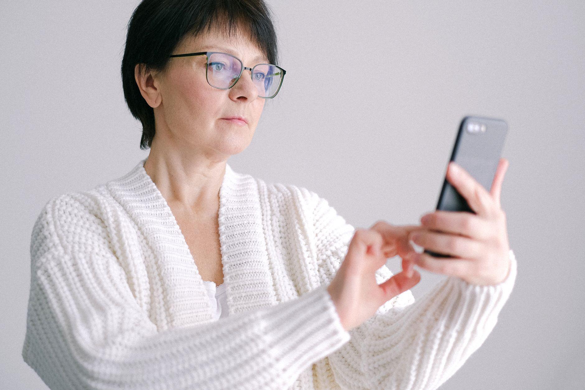 OpenAI携手AARP：多维度提升老年人网络安全与AI素养