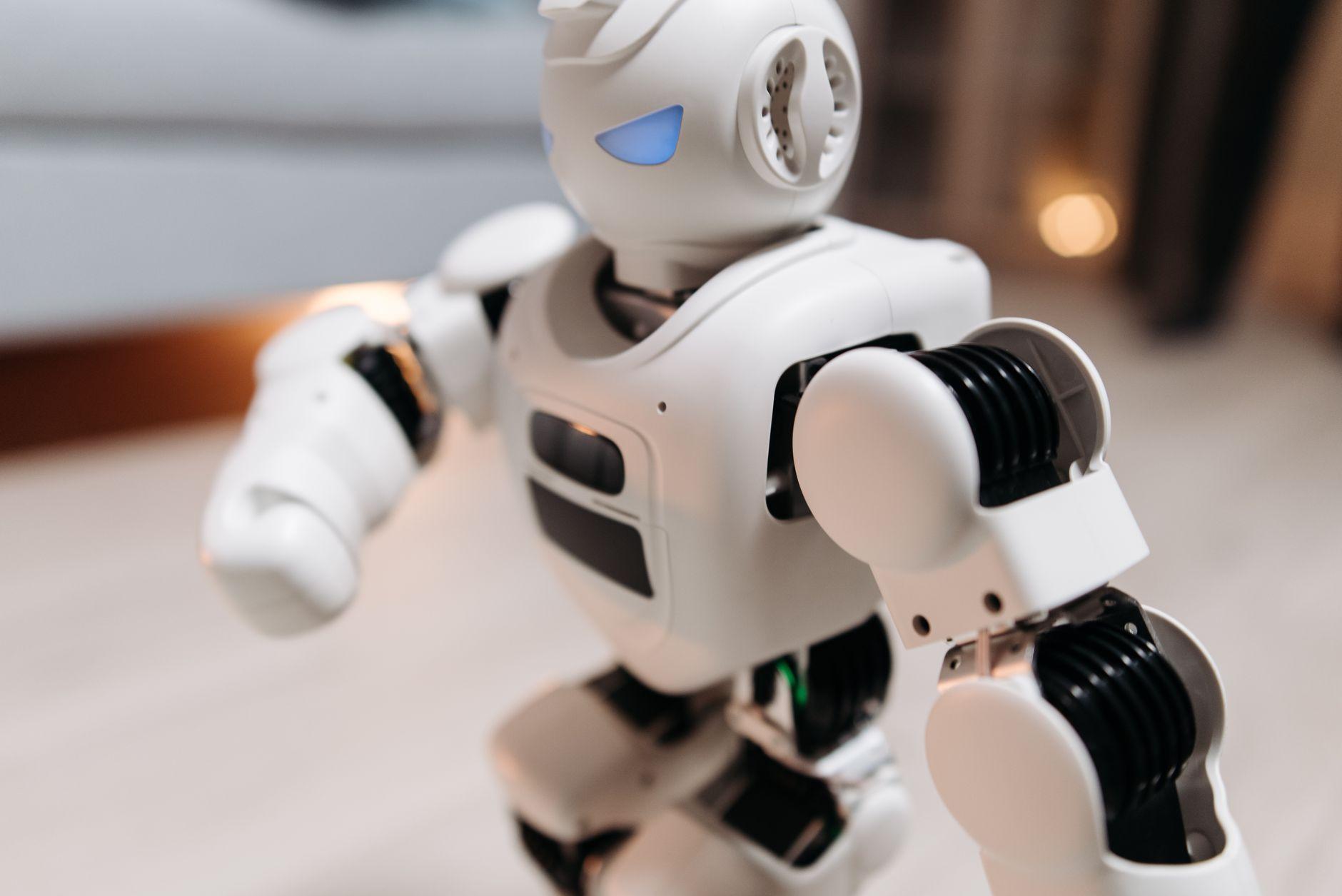 从感知到行动:Gemini Robotics 2 如何重塑具身智能的边界