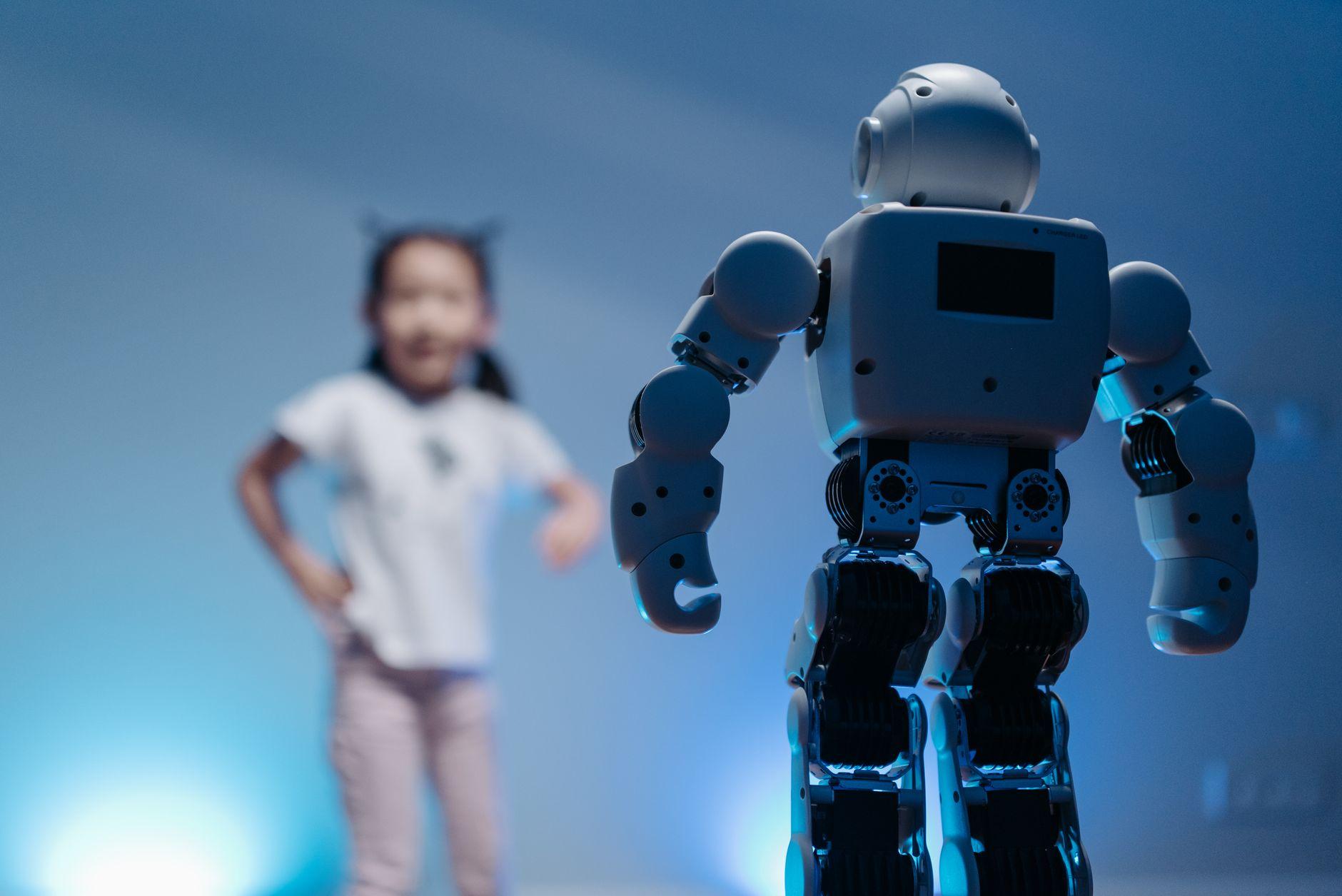 ChatGPT 青少年版正式上线:从“给答案”到“教方法”的教育 AI 新范式